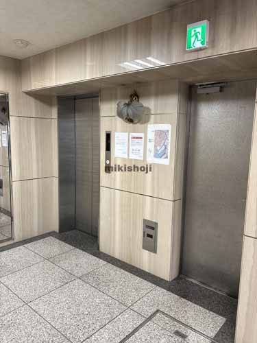 日本橋茅場町・兜町の白鷺ビル エレベーターホール1