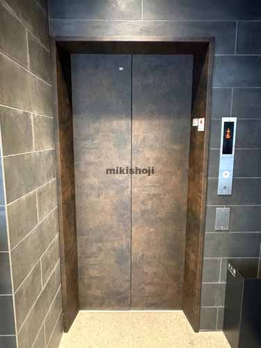 神田駿河台・神田猿楽町のＩＬＬＵＭＩＲＩＳＥ神保町 エレベーターホール1