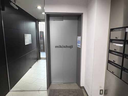 神田淡路町の神田クレストビル エレベーターホール1