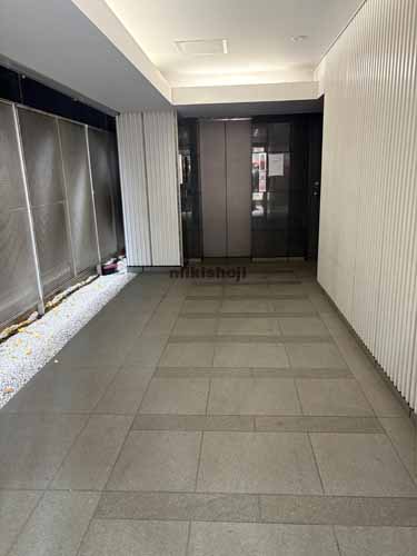 京橋のカクトビル宝町 エントランス2