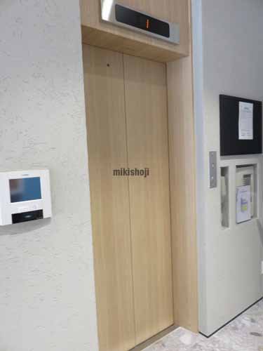 ＭＩビル エレベーターホール1