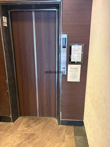 神田三崎町の千代田第一ビル エレベーターホール1