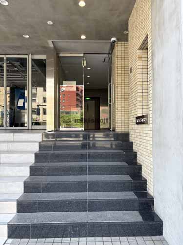 井門神宮前六丁目ビル エントランス2