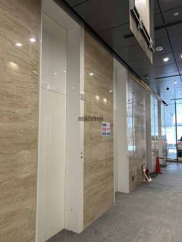 銀座のこゆるぎビル エレベーターホール1
