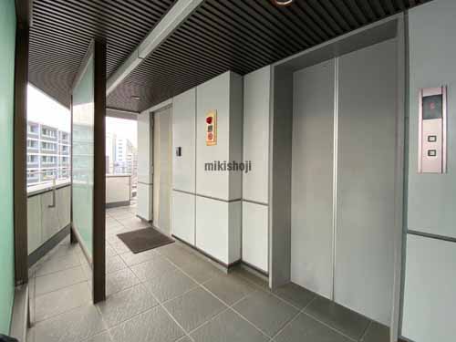 ファラオビル エレベーターホール1