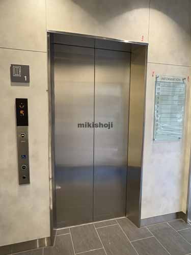 新宿・歌舞伎町の新宿東栄ビル エレベーターホール1