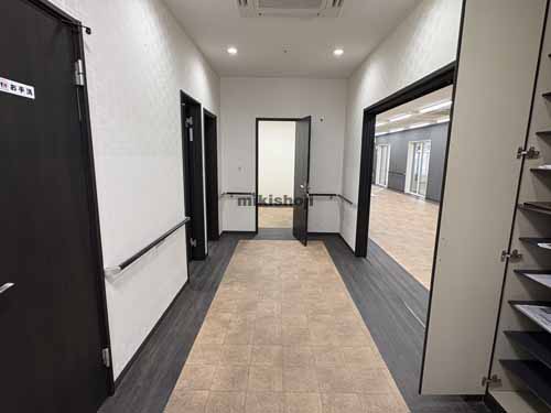 船橋市の湊町日本橋ビル別館 エントランス1