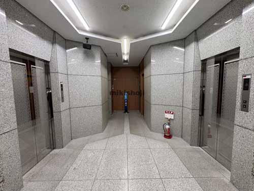 府中市の府中南ビル エレベーターホール1
